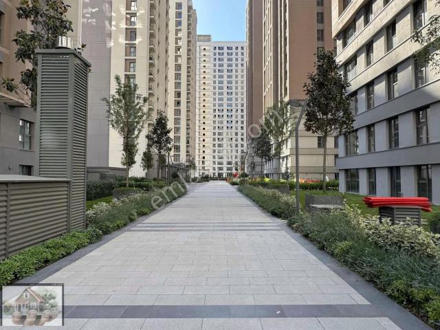 Kadiköy, İstanbul içerisinde kiralık mülk