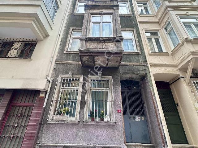 Beyoğlu, İstanbul içerisinde satılık Bina