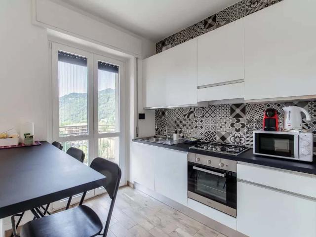 Appartamento in affitto a Lipomo, Lombardia