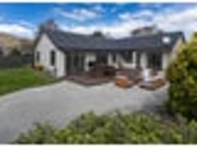 House for sale in Otakou