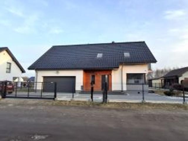 Dom na sprzedaż w Trzebiatów, Zachodniopomorskie