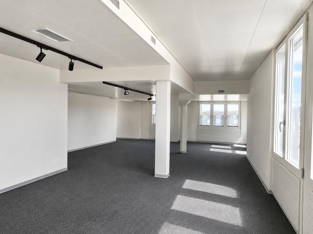 Büro mieten in Einigen, Zürich