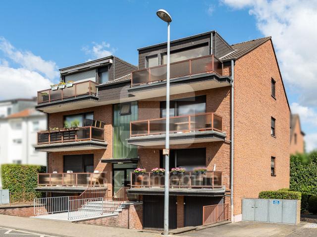 Dachgeschosswohnung kaufen in Stommeln, Pulheim