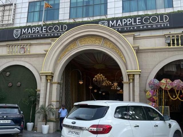 Commercial for rent in Deri