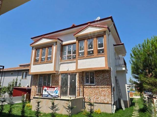 Şirintepe Mahallesi, Biga içerisinde satılık Villa