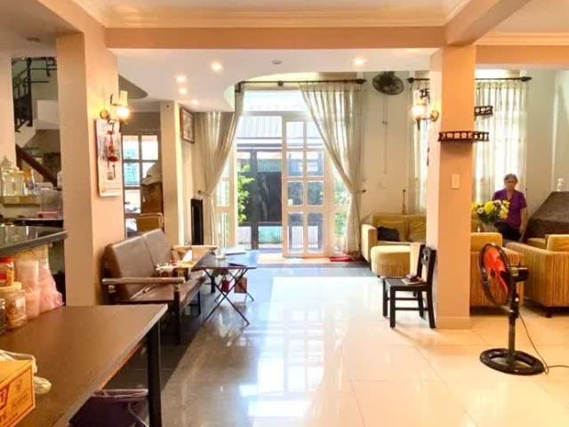 Nhà bán tại Khuôn viên UBND Thành phố Hồ Chí Minh, Thành phố Hồ Chí Minh