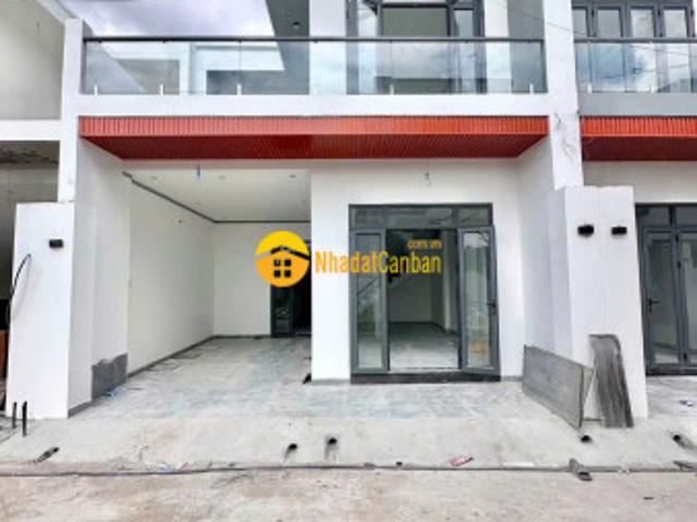 Nhà mặt phố bán