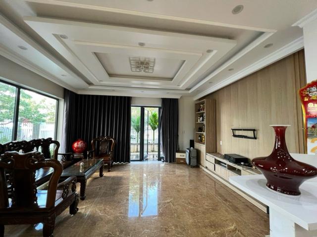 Nhà mặt phố bán