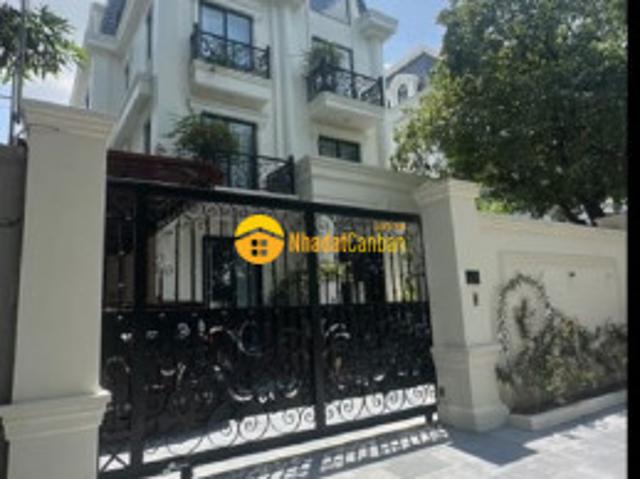 Nhà mặt phố bán