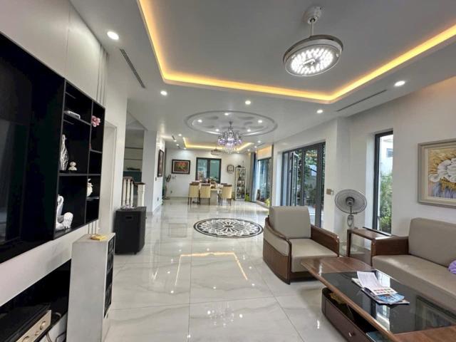Nhà mặt phố bán