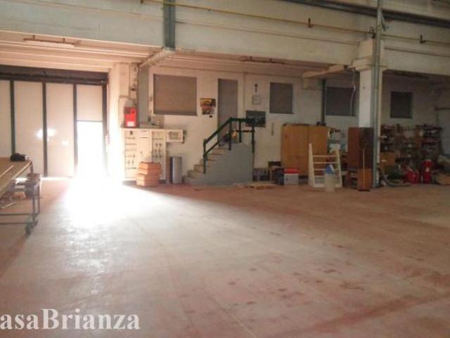 Capannone in affitto a Biassono, Lombardia