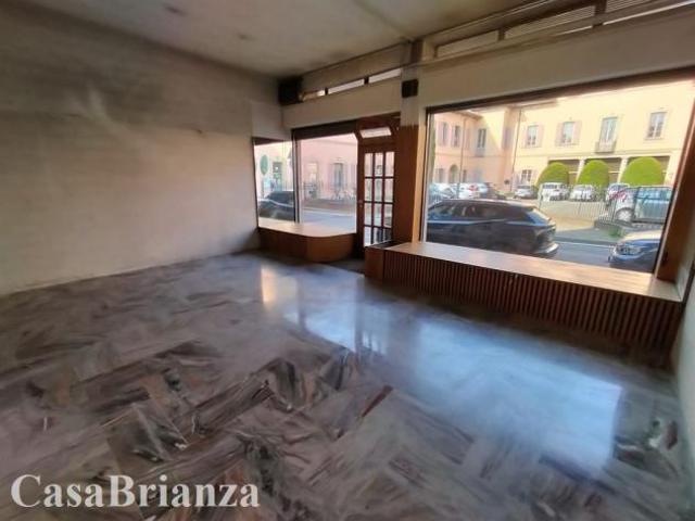 Locale Commerciale in affitto a Biassono, Lombardia
