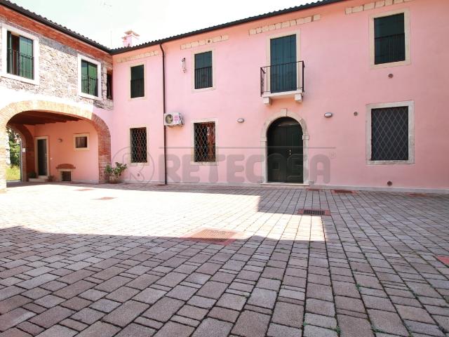 Appartamento in affitto a Zugliano, Veneto
