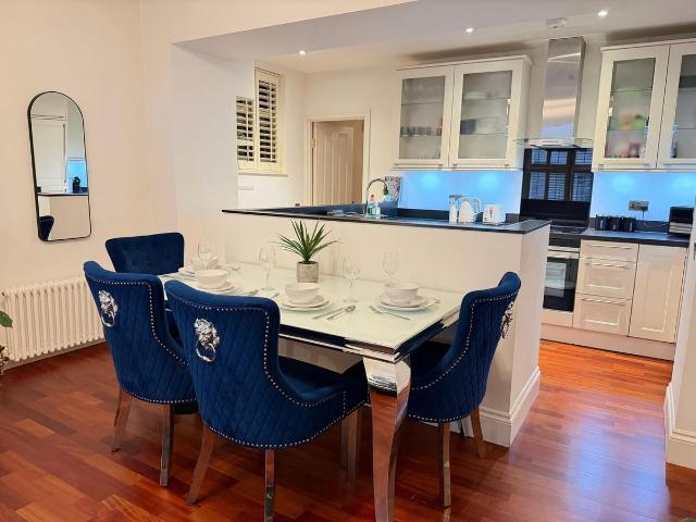 Apartment for rent in Marylebone, Greater London