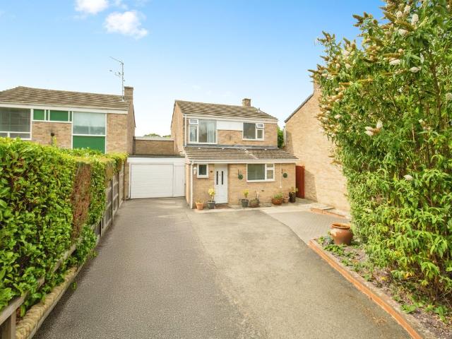 House for rent in Heol-las, Surrey