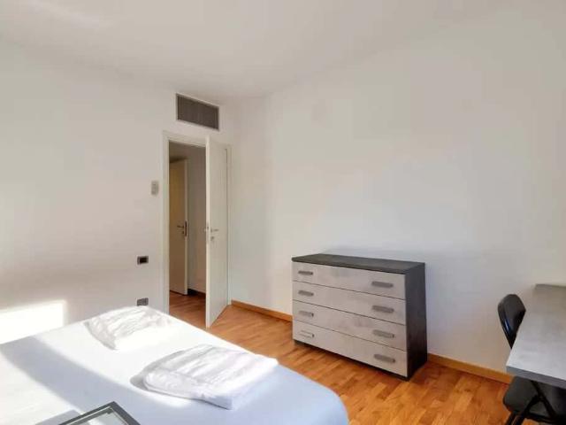 Appartamento in affitto a Municipio 9, Milano