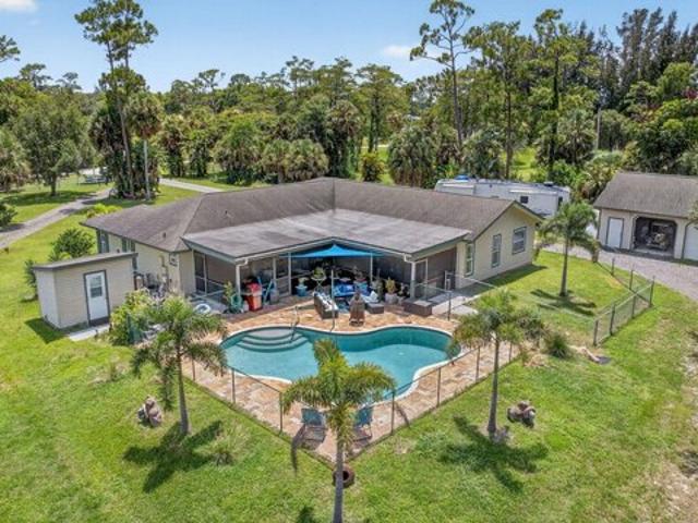 House for sale in Loxahatchee, Florida