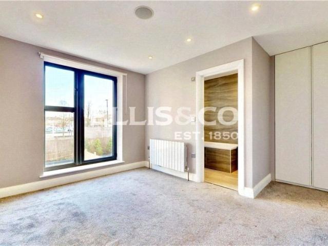 House for rent in London Borough of Ealing, Perivale