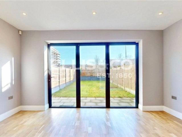 House for rent in London Borough of Ealing, Perivale