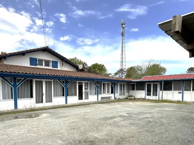 Local Commercial vente à Bélus