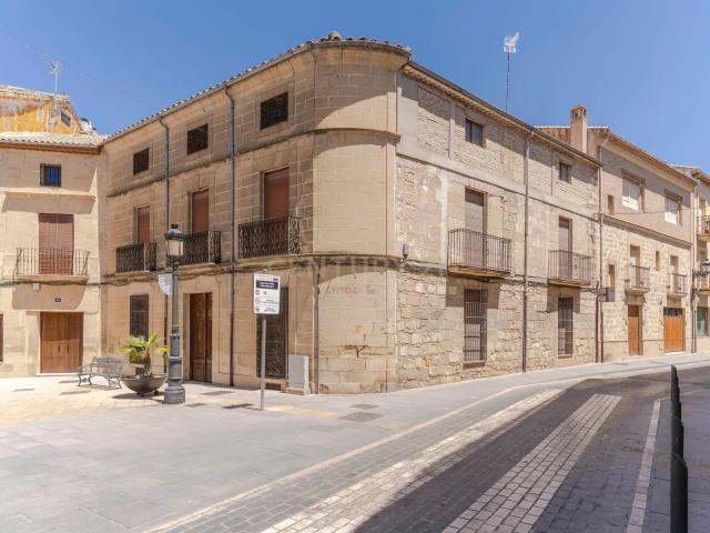 Casa en venta en Baeza, Andalucía