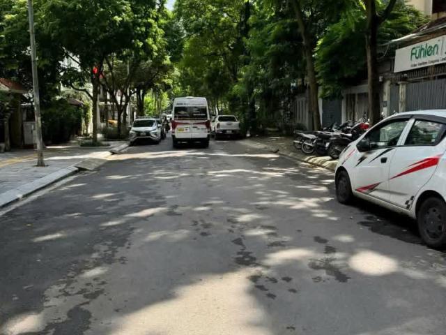 Nhà mặt phố bán tại Hoàn Kiếm, Hà Nội