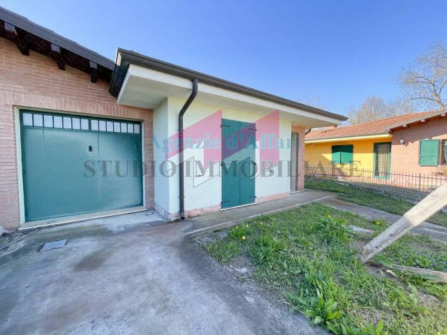 Villa Indipendente in vendita a Borgocarbonara, Carbonara Di Po