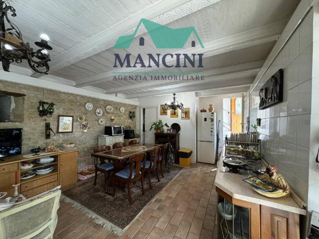 Villa Indipendente in vendita a Marche, Ancona