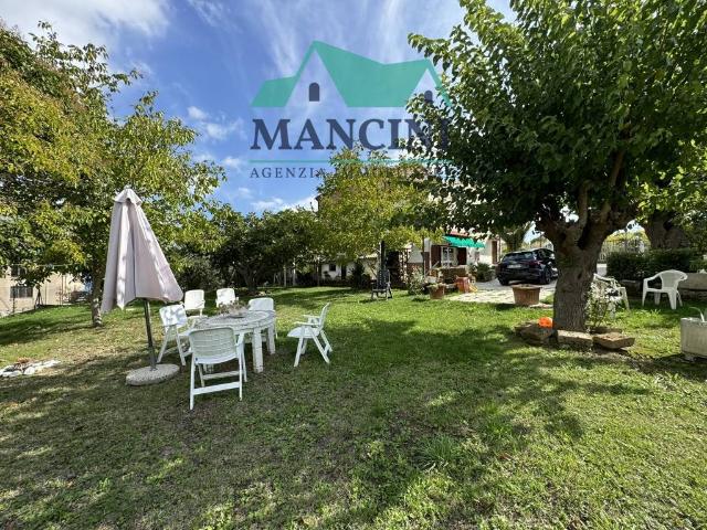Villa Indipendente in vendita a Marche, Ancona