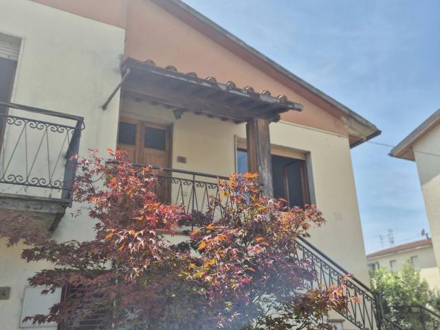 Villa Indipendente in vendita a Castelfranco Piandiscò, Toscana