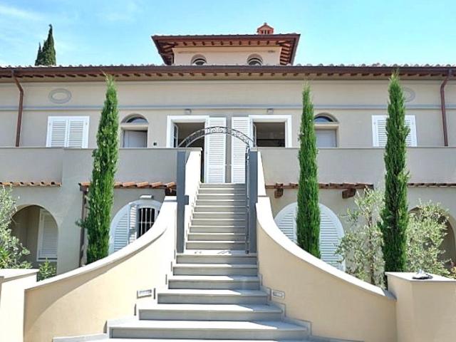 Villa Indipendente in vendita a Stagno, Lastra A Signa