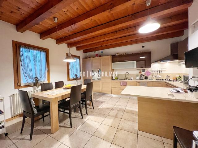 Villa Indipendente in vendita a Guarda, Montebelluna