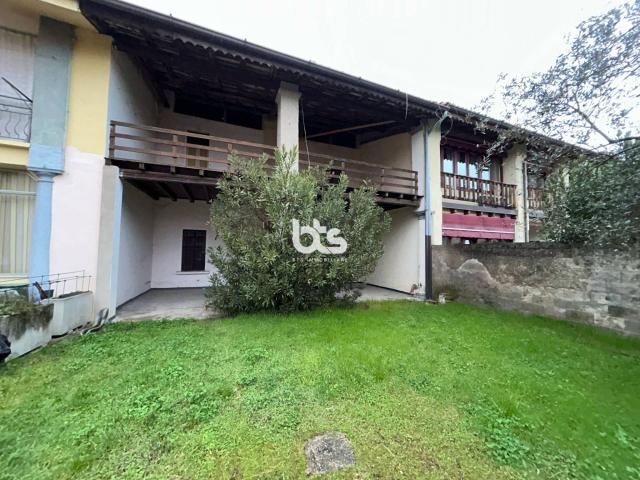 Villa Indipendente in vendita a Passirano, Lombardia
