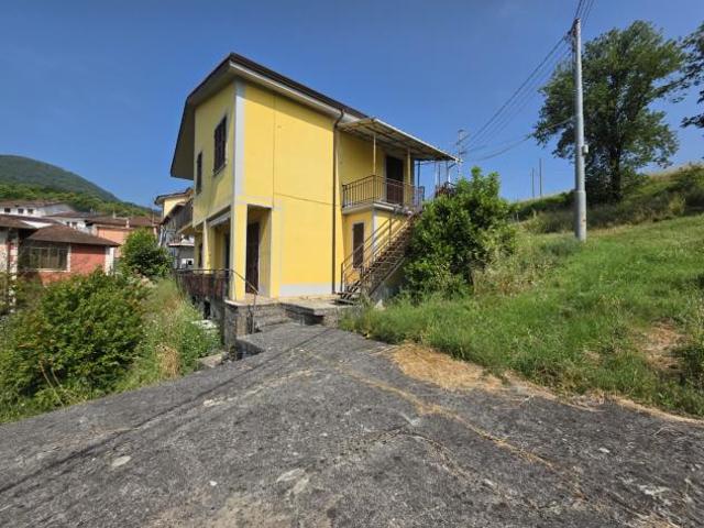 Appartamento in vendita a Riccò Del Golfo, Liguria