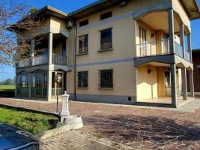 Appartamento in vendita a San Secondo Parmense, Parma