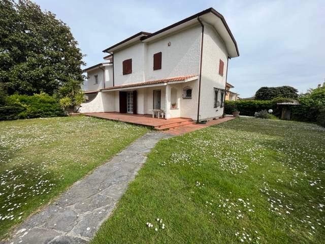 Villa Indipendente in vendita a Frasso, Seravezza