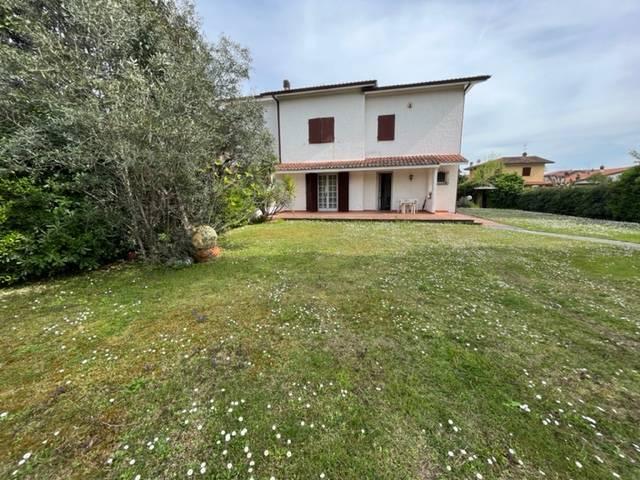 Villa Indipendente in vendita a Frasso, Seravezza
