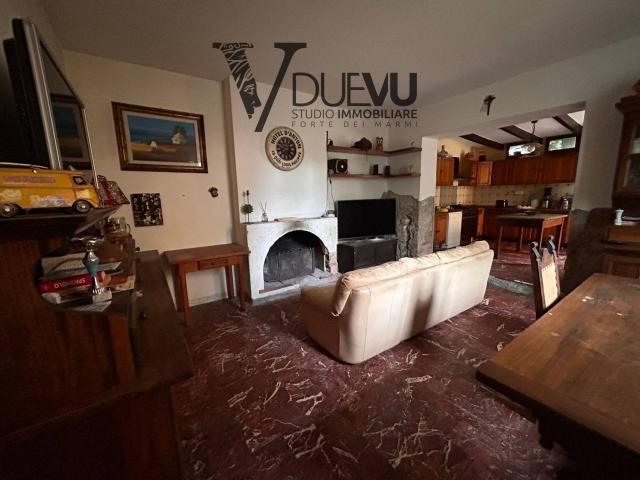 Villa Indipendente in vendita a Seravezza, Toscana