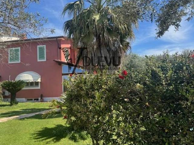 Villa Indipendente in vendita a Frasso, Seravezza