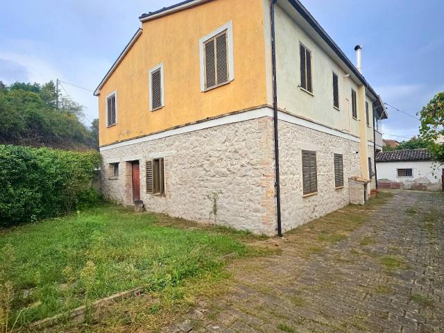 Villa Indipendente in vendita a Teramo, Abruzzo