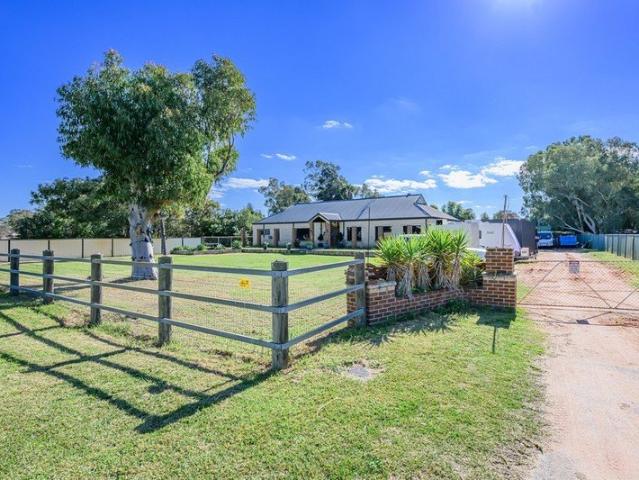 Cottage for sale in Upper Swan, Western Australia