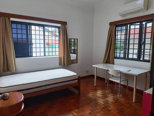 Room for rent in Sin Ming, Singapore