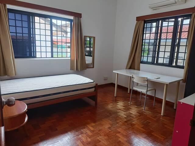 Room for rent in Sin Ming, Singapore