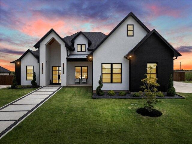 House for sale in Woodway, Texas