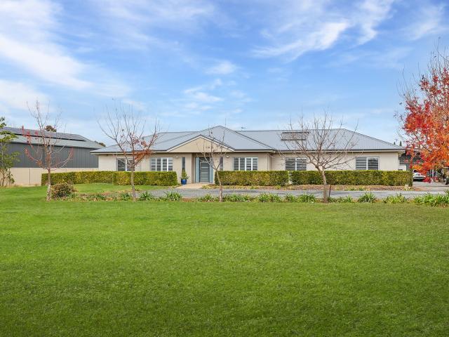 House for sale in Nichols Point