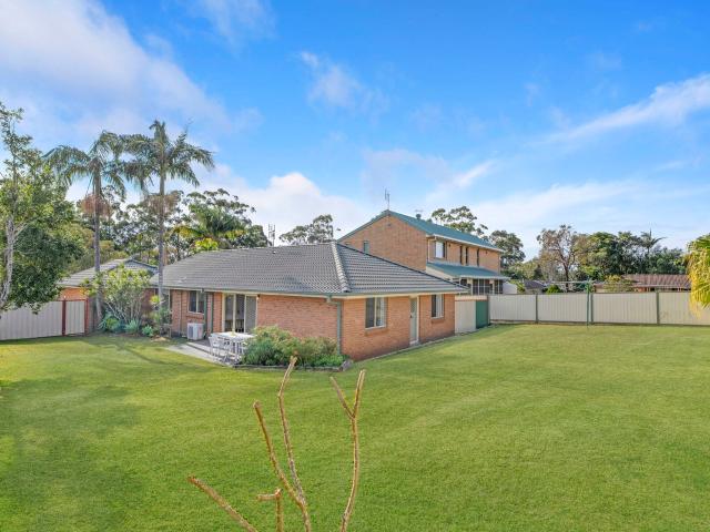 House for sale in Lake Haven, New South Wales
