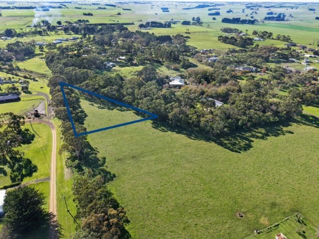 Land for sale in Kirkstall, Victoria