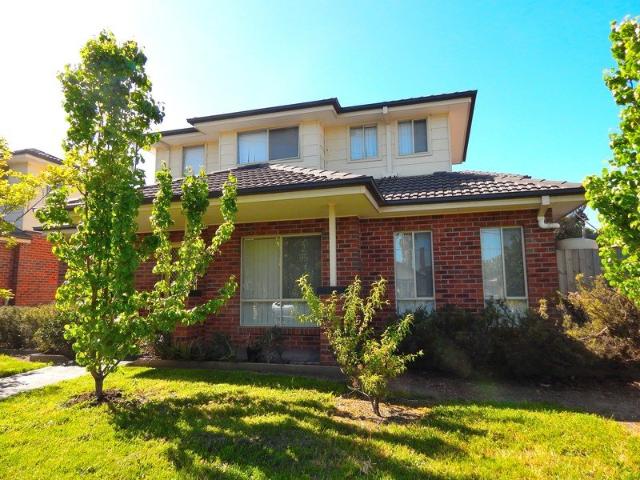 Townhouse for rent in Ruthven, Melbourne