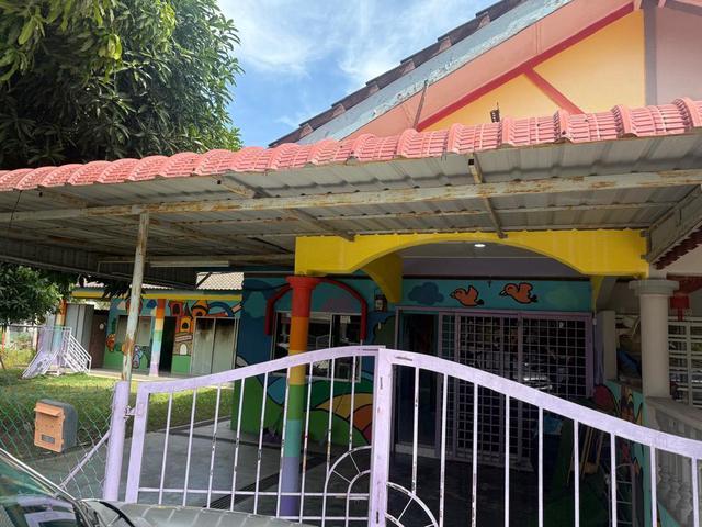 Terraced House for rent in Malaka