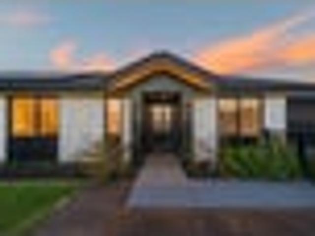 House for sale in Chaslands, Canterbury